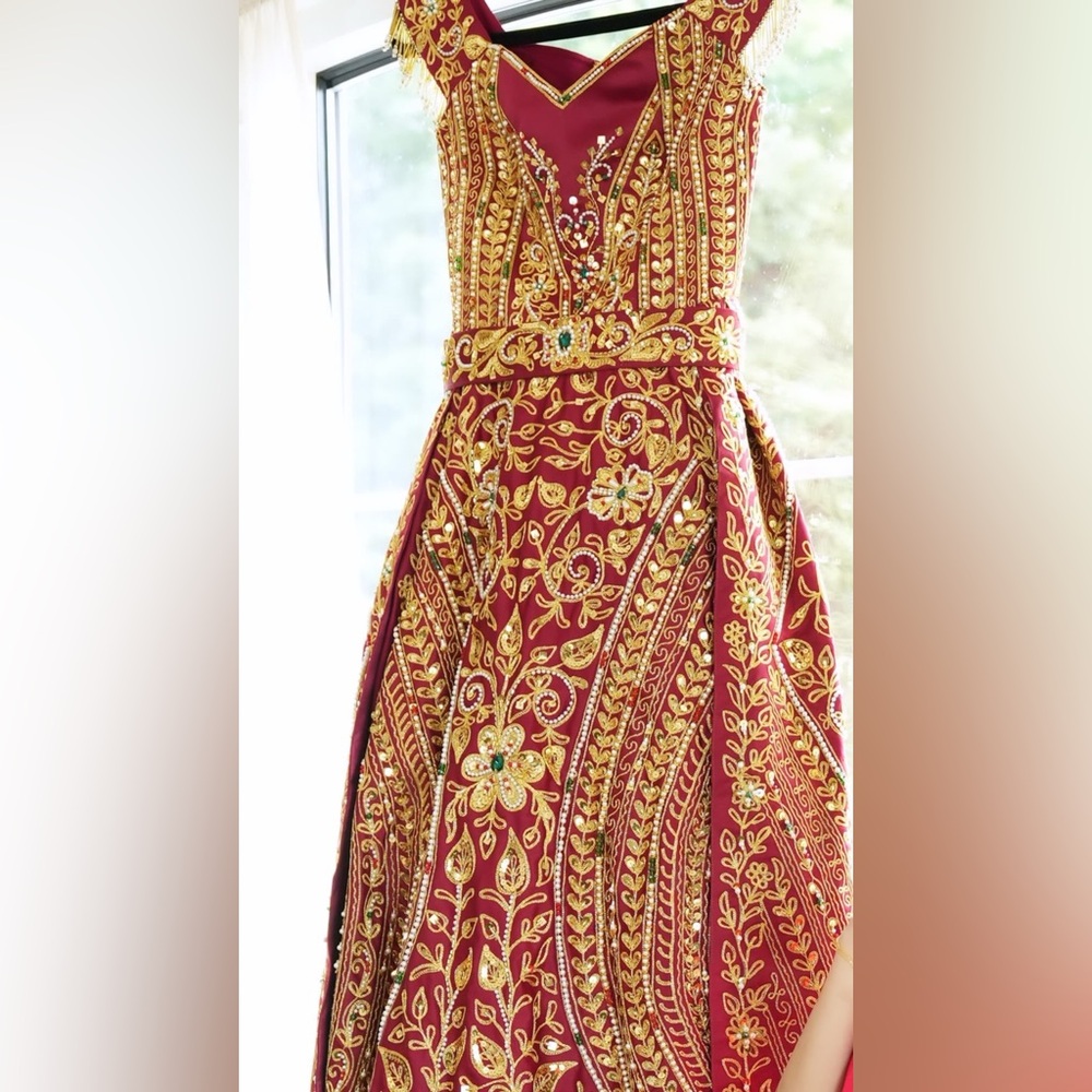 Elegant Embroidered Dress - Picture 1 of 4